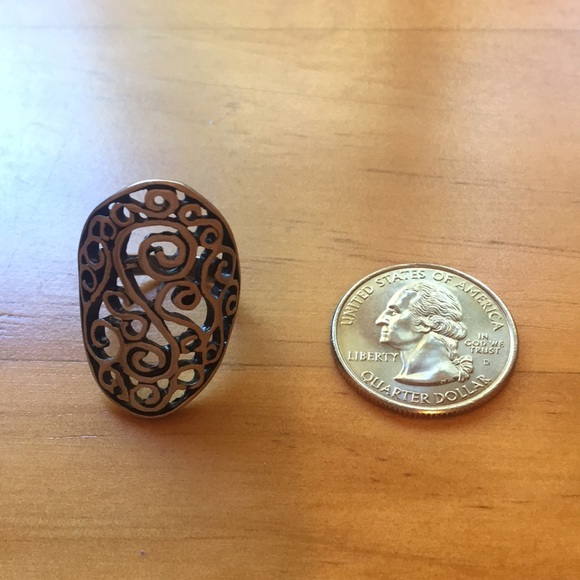 3/$10 jewelry: Large Swirly Ring - Picture 3 of 3